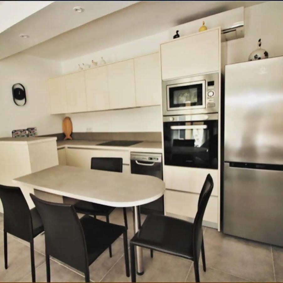 Azur Appart 4 Pers - Parking - Terrasse - 10Min Du Centre Cassis Exterior foto