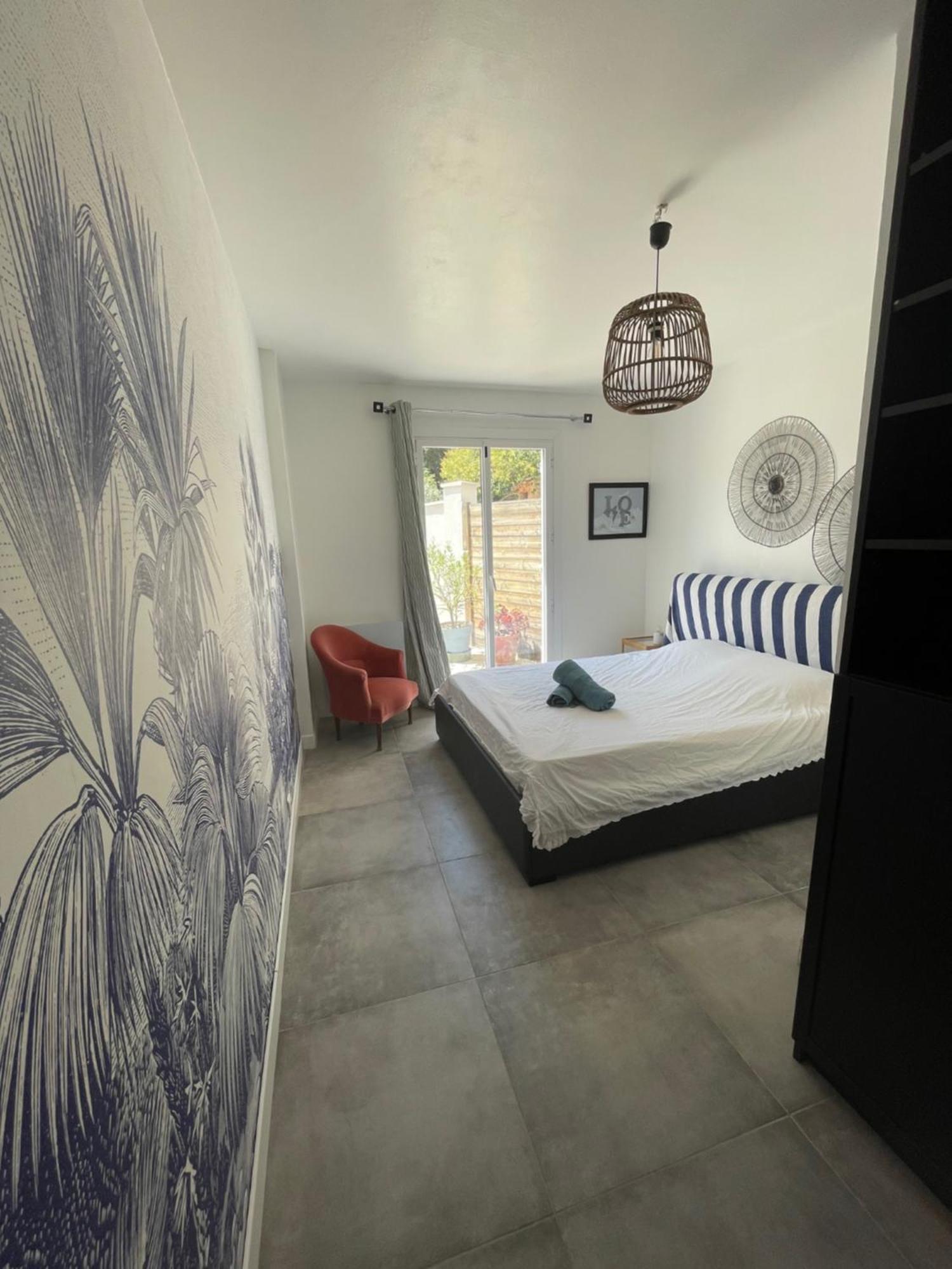 Azur Appart 4 Pers - Parking - Terrasse - 10Min Du Centre Cassis Exterior foto